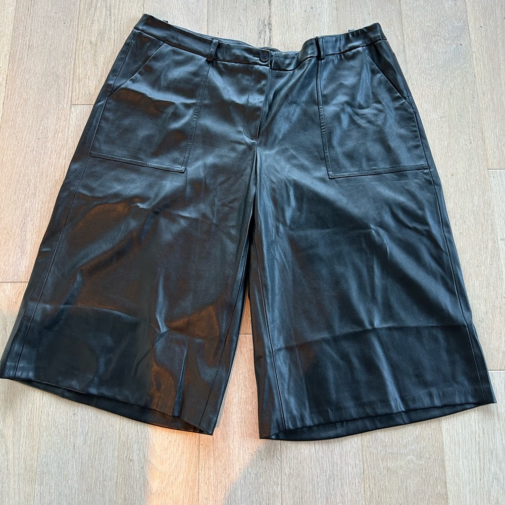 Vegan Leather Wide Leg Culottes / Shorts Stylish black
